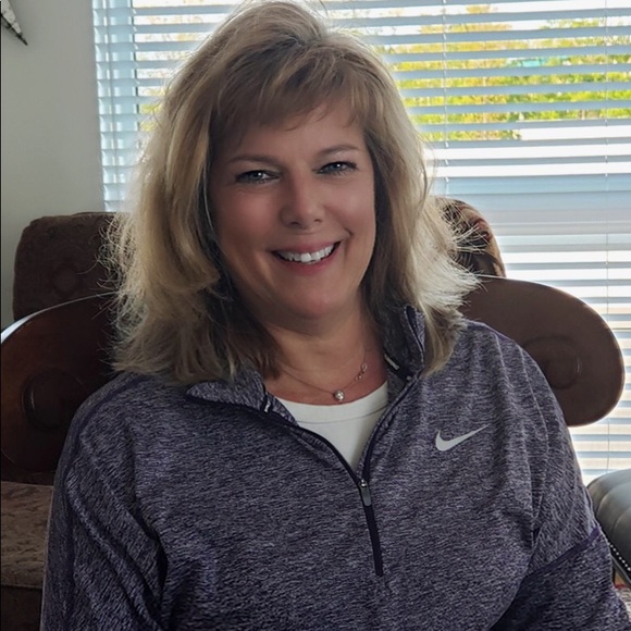 Meet your Posher, Janet - Picture 1 of 1